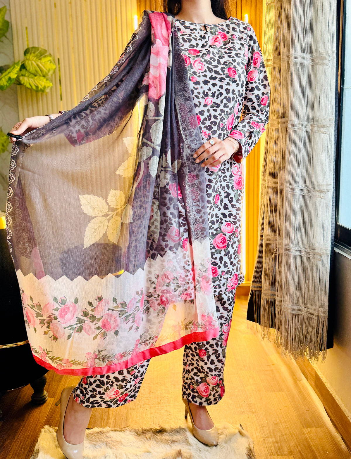 Cheetah (Design 2) Swiss lawn 3-piece suit, image 2 of 4