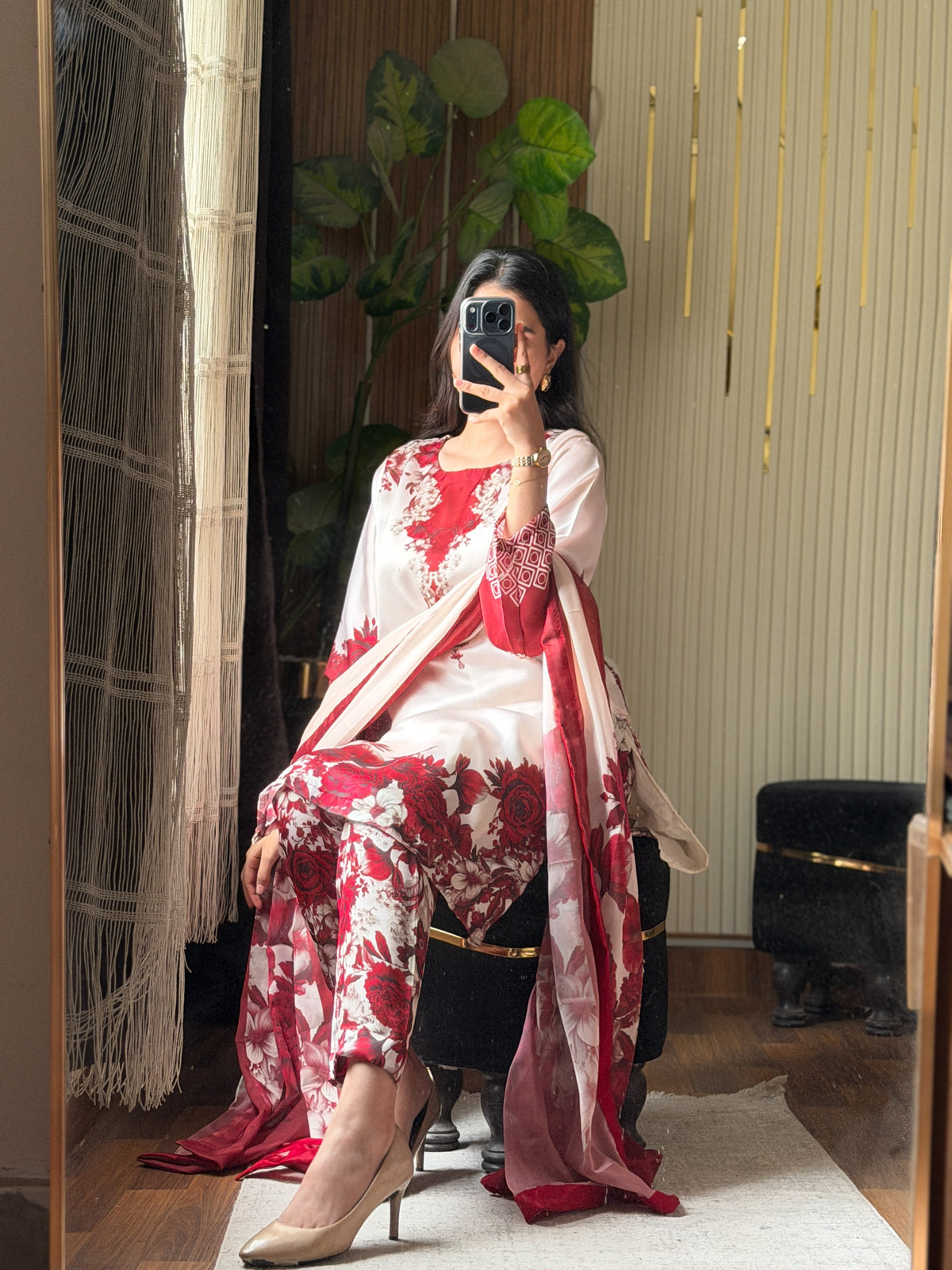 Mehroon Floral digital printed silk 3-piece suit, image 3 of 3