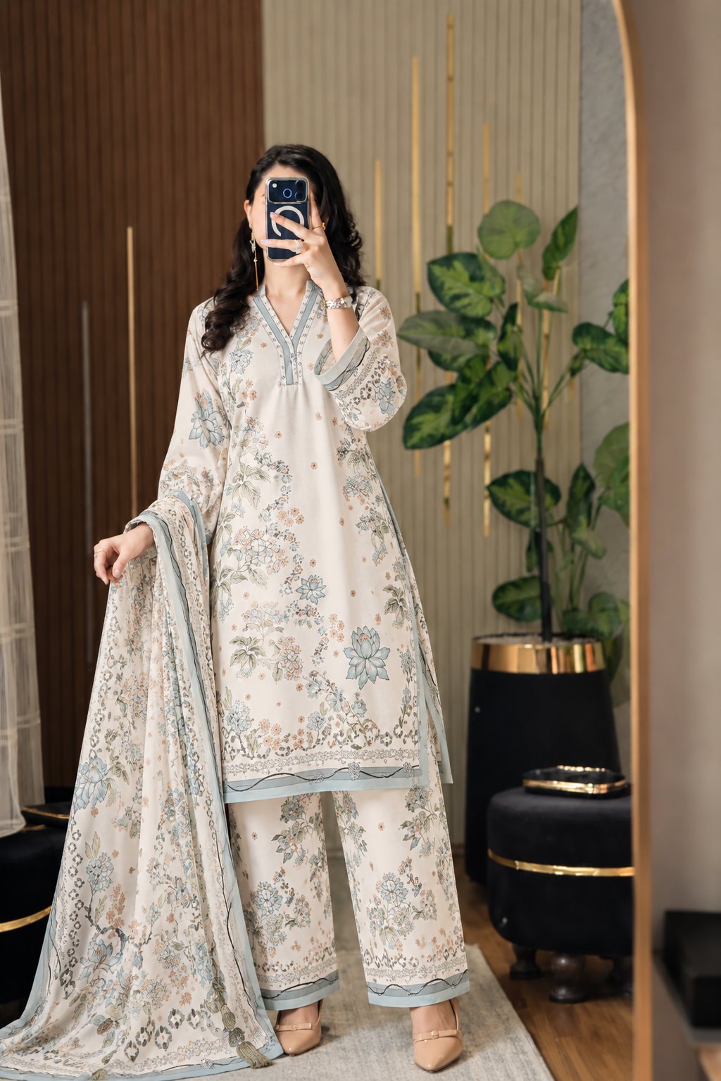 Neelofar ivory poly lawn 3 piece printed suit with dupatta