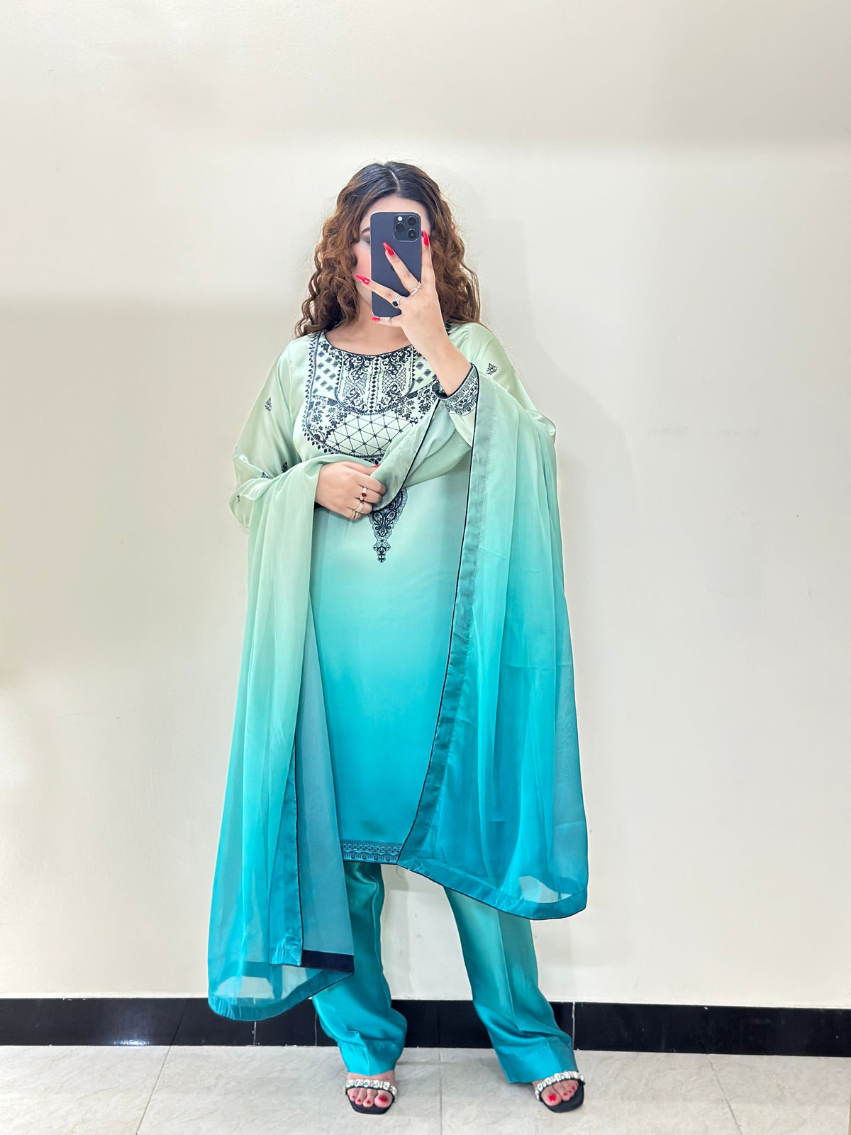 Pista digital printed silk 3-piece suit, image 3 of 6