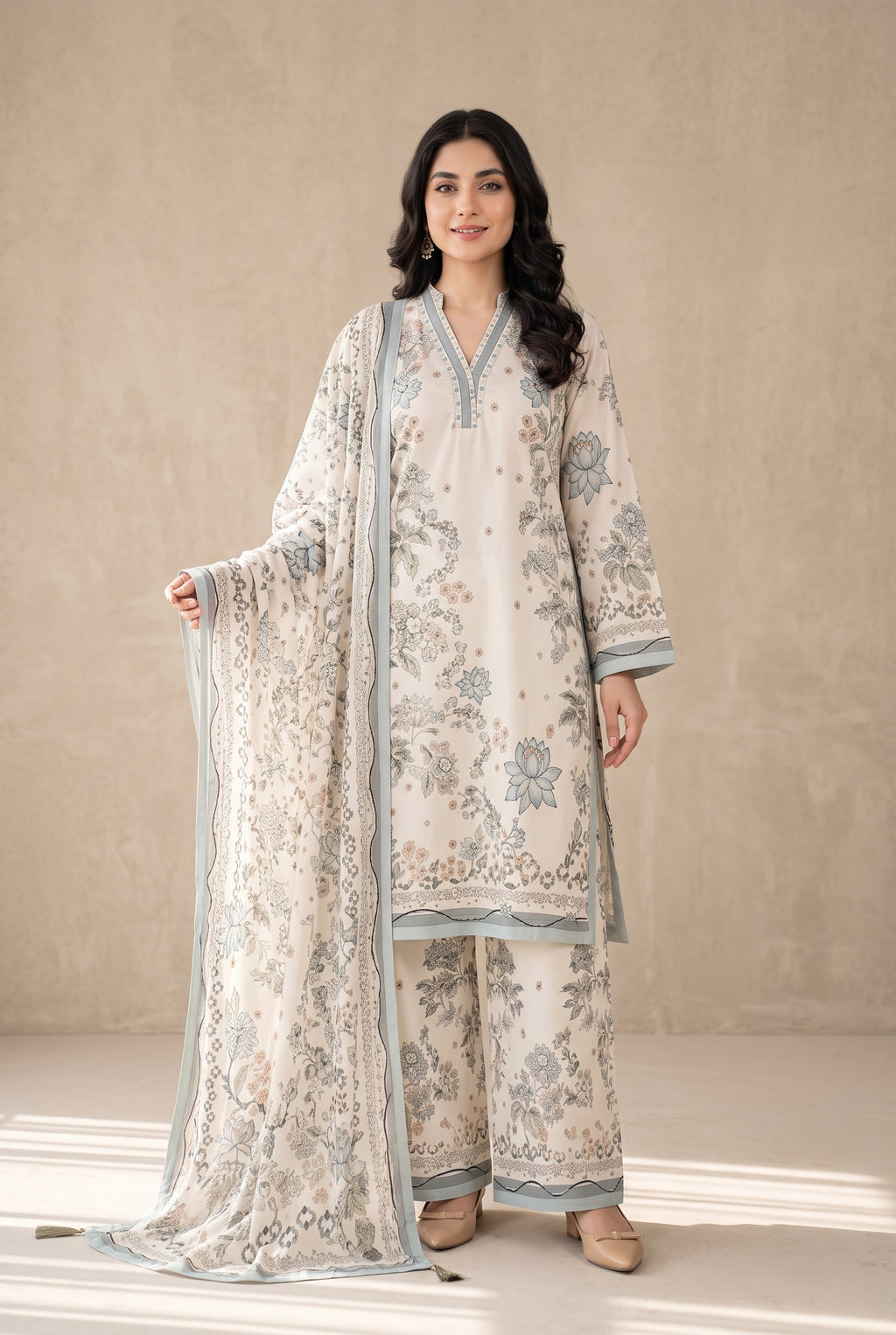 Neelofar - Ivory Poly Lawn 3 Piece Printed Suit