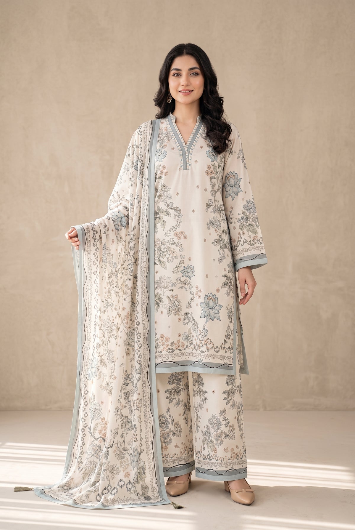 Neelofar - Ivory Poly Lawn 3 Piece Printed Suit